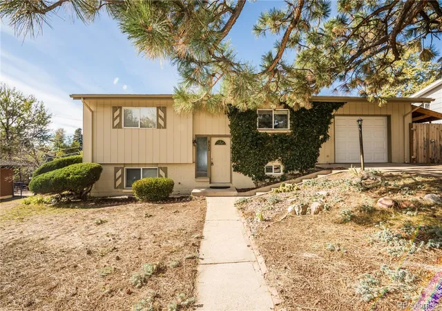 Single family home for sale at 835 S Queen Way, Lakewood, CO 80226 | MLS# 8509909