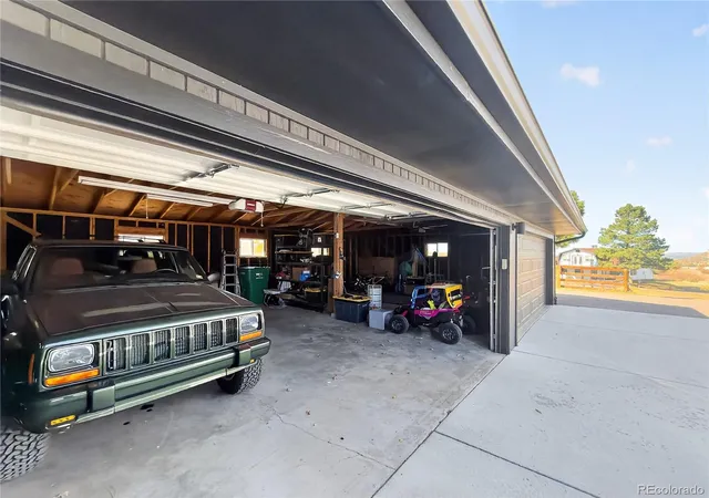 Photo 4 of Single family home for sale at 2808 Haystack Rd, Castle Rock, CO 80104 | MLS# 1879277 | Listing updated on 2026-10-28