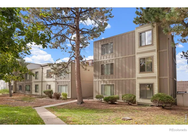 Photo 3 of Condo for sale at 2525 S Dayton Way #2105, Denver, CO 80231 | MLS# IR1071298 | Listing updated on 2026-10-28