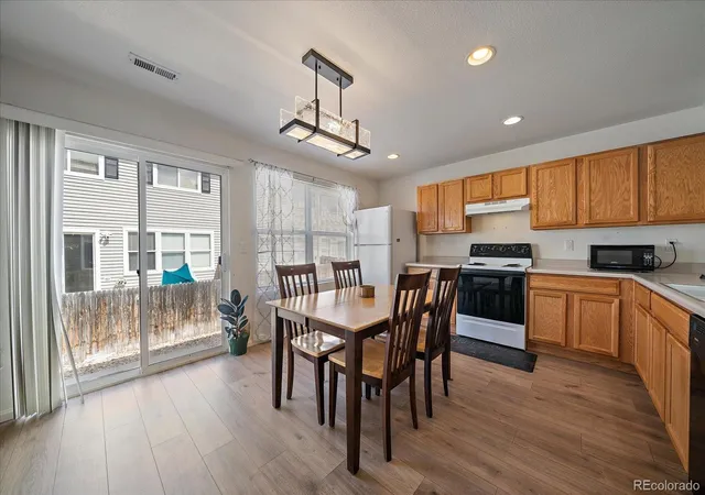 Photo 4 of Townhouse for sale at 7858 S Kalispell Cir, Englewood, CO 80112 | MLS# 1607466 | Listing updated on 2026-10-28