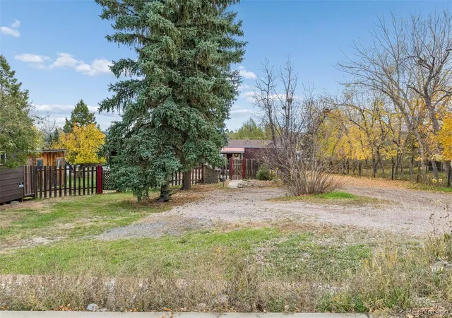 Photo 2 of Single family home for sale at 850 S Paddock St, Elizabeth, CO 80107 | MLS# 8394492 | Listing updated on 2026-10-29