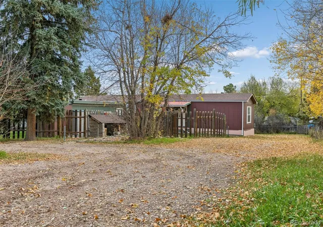 Photo 3 of Single family home for sale at 850 S Paddock St, Elizabeth, CO 80107 | MLS# 8394492 | Listing updated on 2026-10-29