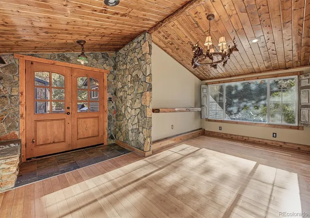 Photo 4 of Single family home for sale at 9236 S Mica Mine Gulch Rd, Littleton, CO 80127 | MLS# 8501207 | Listing updated on 2026-10-30