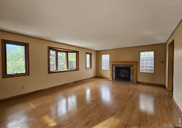 Photo 3 of Single family home for sale at 151 Grant St, Longmont, CO 80501 | MLS# IR1071313 | Listing updated on 2026-10-28