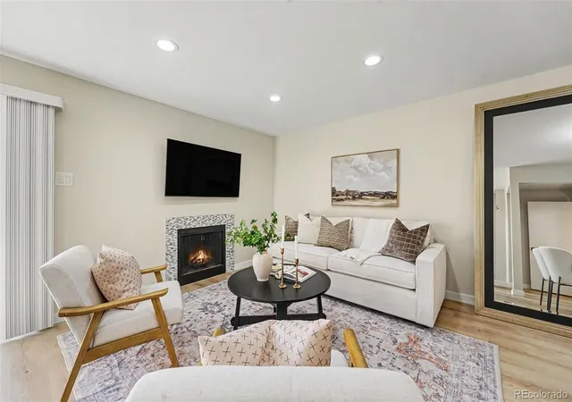 Photo 4 of Condo for sale at 5724 S Lowell Blvd, Littleton, CO 80123 | MLS# 4277597 | Listing updated on 2026-10-28