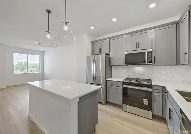 Photo 4 of Townhouse for sale at 6842 Kendrick Ln, Arvada, CO 80007 | MLS# 1812176 | Listing updated on 2026-10-29