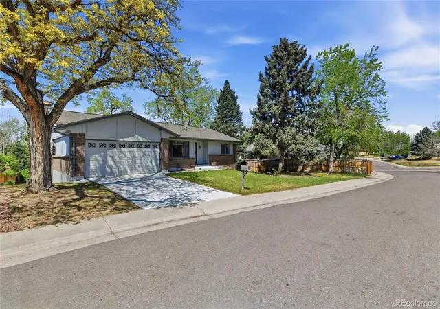 Photo 2 of Single family home for sale at 4115 S Vincennes Ct, Denver, CO 80237 | MLS# 2530492 | Listing updated on 2026-10-29