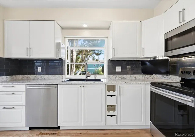 Photo 4 of Single family home for sale at 11104 W San Juan Range Rd, Littleton, CO 80127 | MLS# 4102984 | Listing updated on 2026-10-29