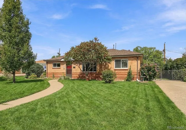 Photo 3 of Single family home for sale at 1631 Carrol Ct, Thornton, CO 80229 | MLS# 3314994 | Listing updated on 2026-10-28