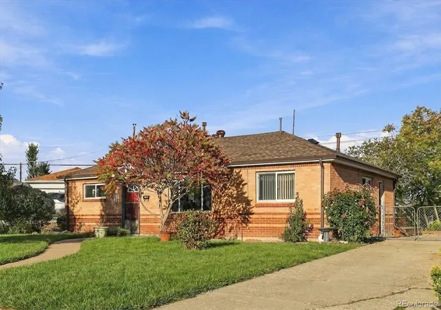 Photo 3 of Single family home for sale at 1631 Carrol Ct, Thornton, CO 80229 | MLS# 3314994 | Listing updated on 2026-10-28