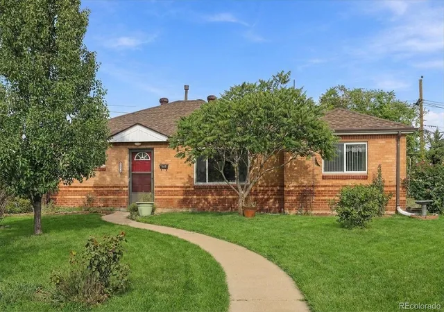 Photo 4 of Single family home for sale at 1631 Carrol Ct, Thornton, CO 80229 | MLS# 3314994 | Listing updated on 2026-10-28