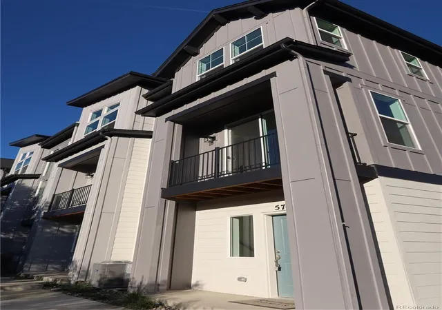 Townhouse for sale at 5751 Union St, Arvada, CO 80002 | MLS# 2477937