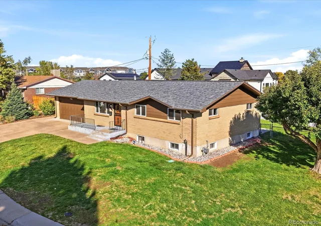 Photo 3 of Single family home for sale at 6220 Chase St, Arvada, CO 80003 | MLS# 9821443 | Listing updated on 2026-10-29