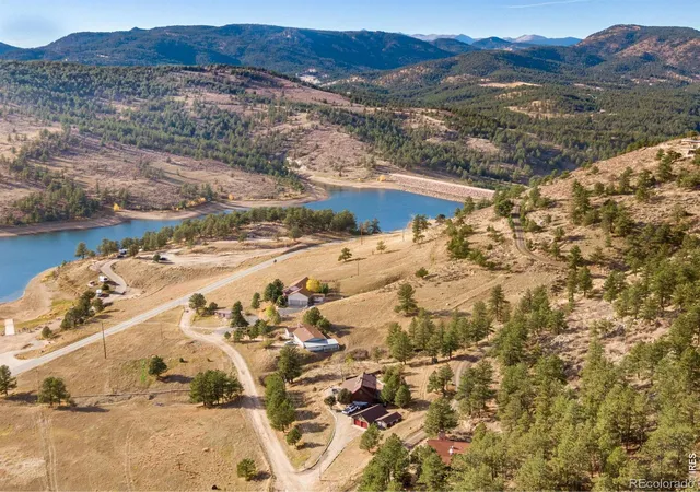 Photo 3 of Single family home for sale at 32 Newell Dr, Loveland, CO 80537 | MLS# IR1071375 | Listing updated on 2026-10-29