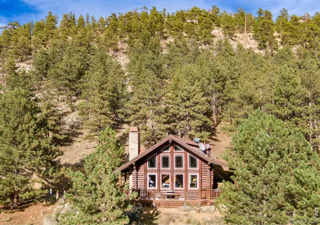 Photo 4 of Single family home for sale at 32 Newell Dr, Loveland, CO 80537 | MLS# IR1071375 | Listing updated on 2026-10-29