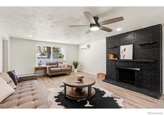 Photo 3 of Single family home for sale at 1418 Spencer St, Longmont, CO 80501 | MLS# IR1071378 | Listing updated on 2026-10-29