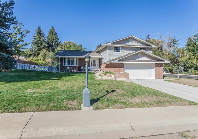Single family home for sale at 847 Briarwood Ct, Longmont, CO 80501 | MLS# 8927309