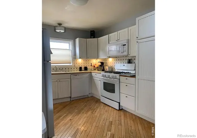 Photo 3 of Single family home for sale at 406 E Geneseo St, Lafayette, CO 80026 | MLS# IR1071399 | Listing updated on 2026-10-29