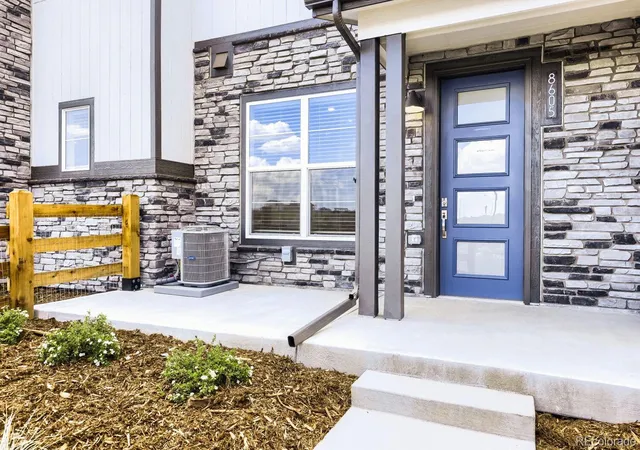 Townhouse for sale at 8605 King St, Westminster, CO 80031 | MLS# 7000221