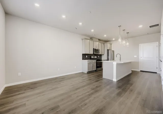Photo 2 of Townhouse for sale at 8605 King St, Westminster, CO 80031 | MLS# 7000221 | Listing updated on 2026-10-30