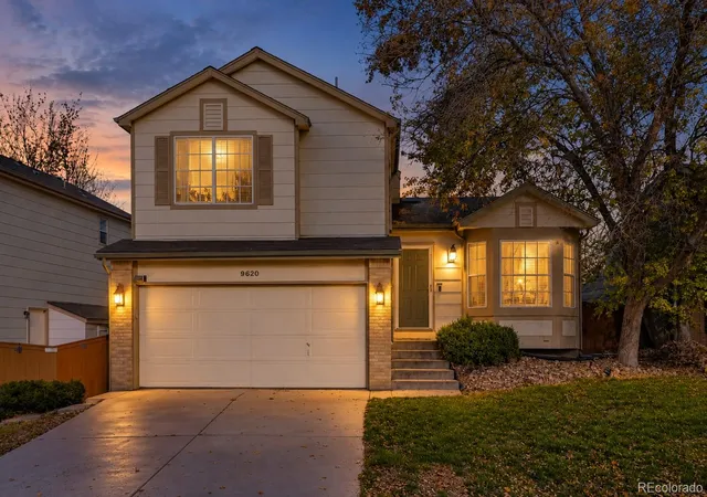 Single family home for sale at 9620 Castle Ridge Cir, Highlands Ranch, CO 80129 | MLS# 9429286