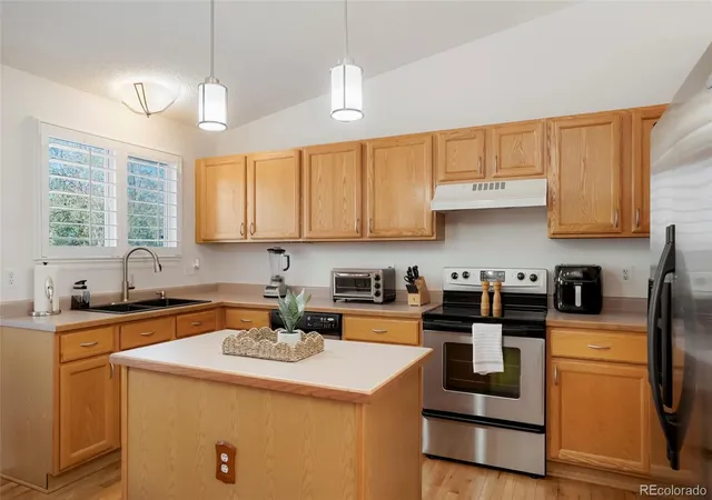 Photo 1 of Single family home for sale at 9620 Castle Ridge Cir, Highlands Ranch, CO 80129 | MLS# 9429286 | Listing updated on 2026-10-30
