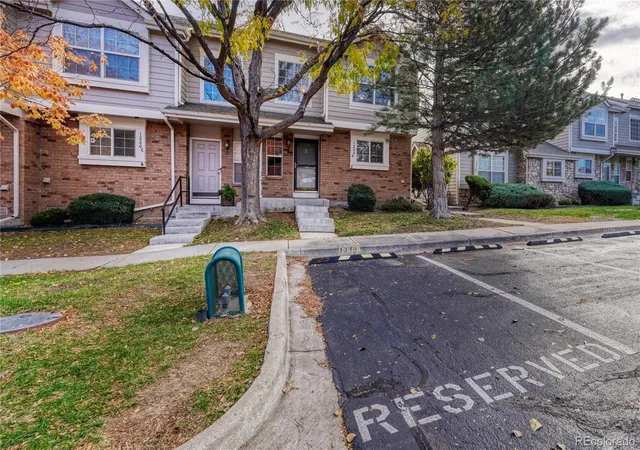 Photo 3 of Condo for sale at 1266 S Zeno Cir #D, Aurora, CO 80017 | MLS# 6389401 | Listing updated on 2026-10-31