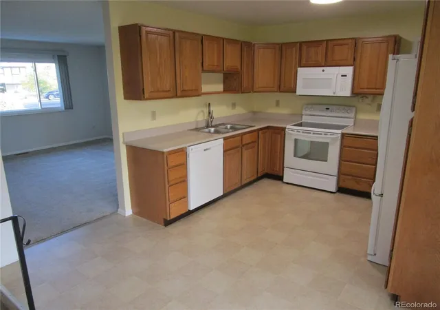 Photo 4 of Single family home for sale at 533 S Macon Ct, Aurora, CO 80012 | MLS# 4696689 | Listing updated on 2026-10-30