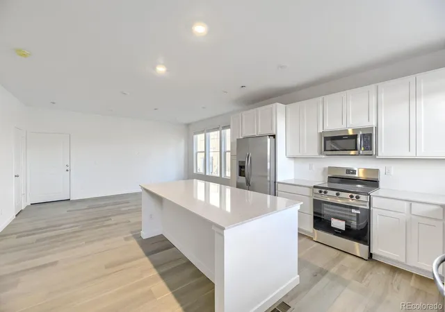 Photo 3 of Townhouse for sale at 16477 Standing Elk Dr, Parker, CO 80134 | MLS# 4077980 | Listing updated on 2026-10-30