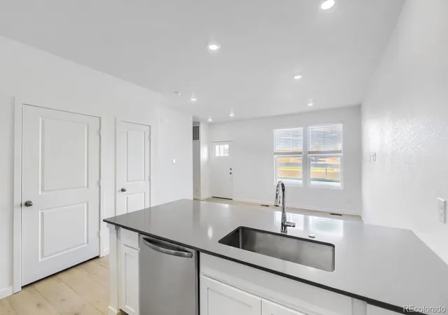 Photo 3 of Townhouse for sale at 16467 Standing Elk Dr, Parker, CO 80134 | MLS# 2079336 | Listing updated on 2026-10-30