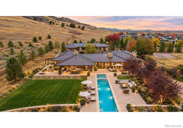 Photo 1 of Single family home for sale at 335 Lee Hl Dr, Boulder, CO 80302 | MLS# IR1071436 | Listing updated on 2026-10-30