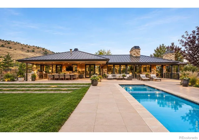 Photo 1 of Single family home for sale at 335 Lee Hl Dr, Boulder, CO 80302 | MLS# IR1071436 | Listing updated on 2026-10-30