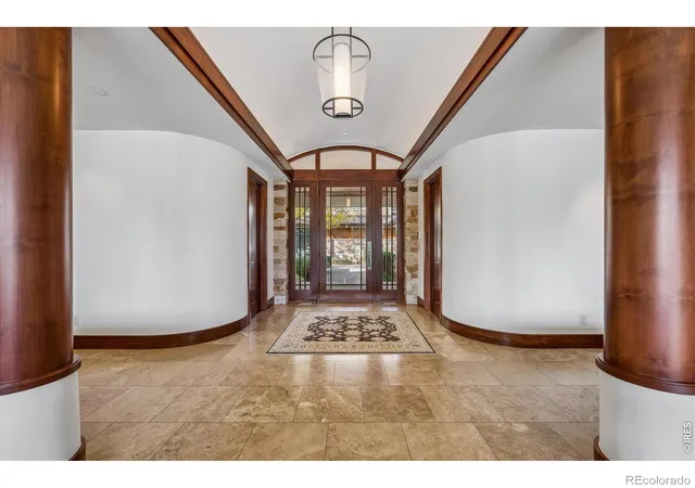 Photo 3 of Single family home for sale at 335 Lee Hl Dr, Boulder, CO 80302 | MLS# IR1071436 | Listing updated on 2026-10-30