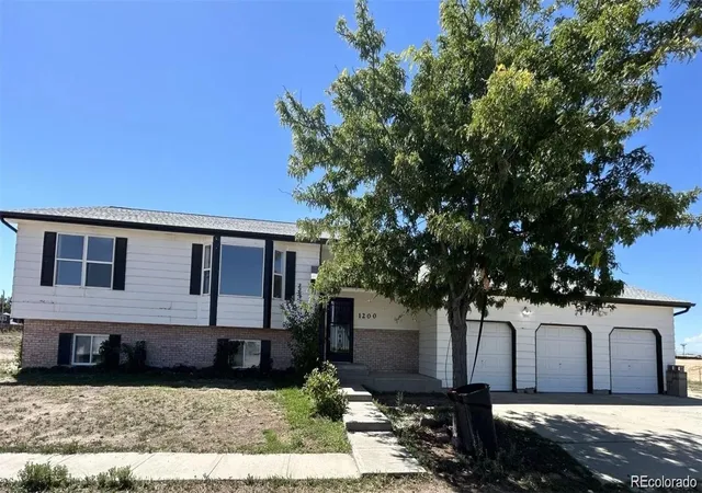 Photo 1 of Single family home for sale at 1200 W Colfax Ave, Bennett, CO 80102 | MLS# 4002249 | Listing updated on 2026-10-30