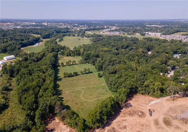 Photo 3 of Sale Pending at 835 S 40th St, Rogers, AR 72758 | MLS# 1259780 | Listing updated on 2026-03-18