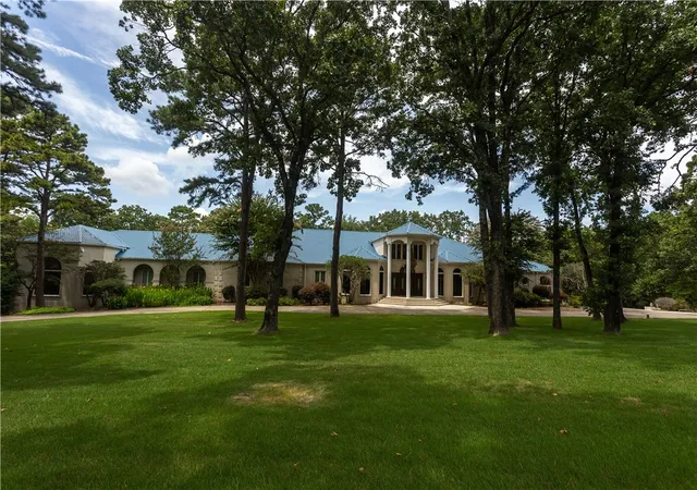 Homes for sale in Russellville, AR | 1686 Marina Rd, Russellville, AR 72802 | MLS# 1282981