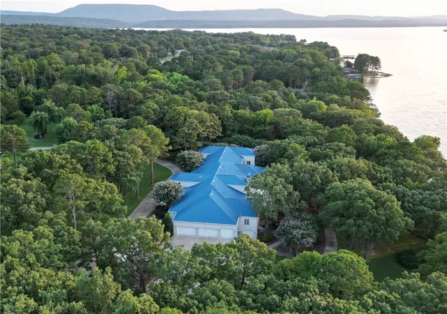 Homes for sale in Russellville, AR | 1686 Marina Rd, Russellville, AR 72802 | MLS# 1282981