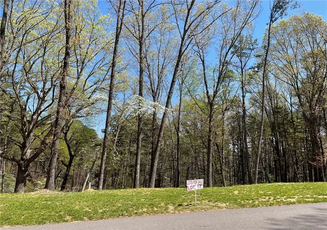 2nd image of 13 Pine Crest Ln, Eureka Springs, AR 72632 | MLS# 1283254