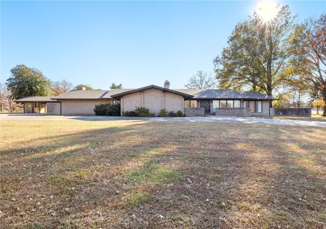 Homes for sale in Gravette, AR | 305 Irving St, Gravette, AR 72736 | MLS# 1293635