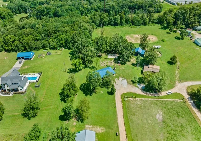 Photo 4 of Single family home for sale at 14776 Bethlehem Rd, Gravette, AR 72736 | MLS# 1295815 | Listing updated on 2026-01-06