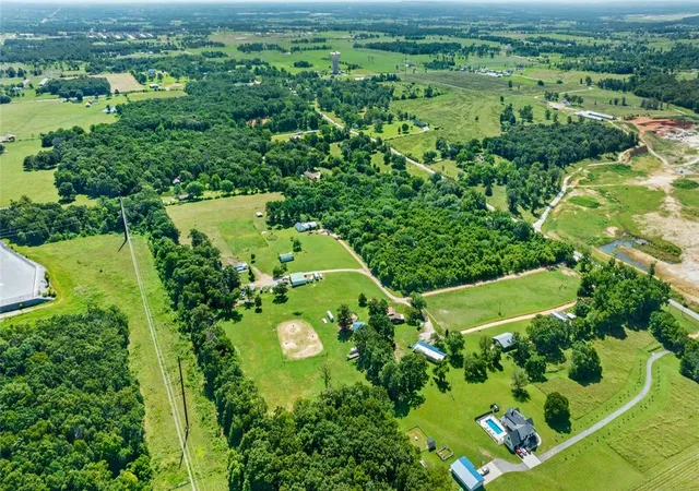 Photo 4 of Single family home for sale at 14776/14780 Bethlehem Rd, Gravette, AR 72736 | MLS# 1295898 | Listing updated on 2026-01-06