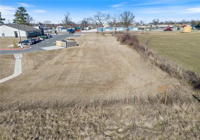 11th image of 2103 Slack St, Pea Ridge, AR 72751 | MLS# 1297141