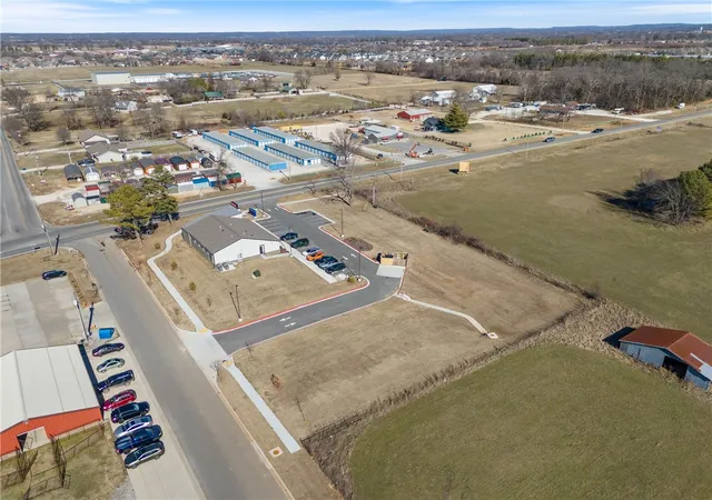 4th image of 2103 Slack St, Pea Ridge, AR 72751 | MLS# 1297141