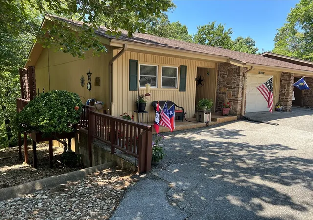 Photo 1 of Townhouse for sale at 9 Estes Dr, Bella Vista, AR 72715 | MLS# 1302054 | Listing updated on 2026-06-03