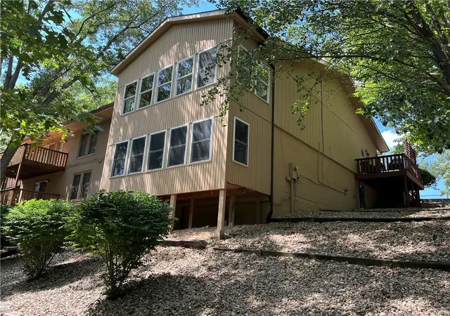 Photo 2 of Townhouse for sale at 9 Estes Dr, Bella Vista, AR 72715 | MLS# 1302054 | Listing updated on 2026-06-03