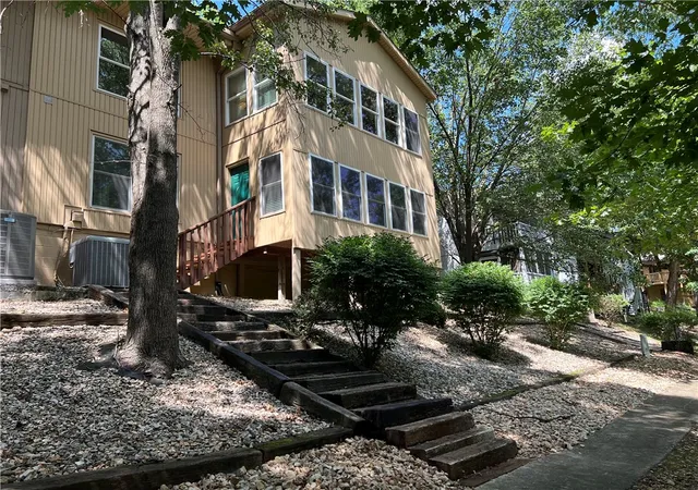 Photo 3 of Townhouse for sale at 9 Estes Dr, Bella Vista, AR 72715 | MLS# 1302054 | Listing updated on 2026-06-03
