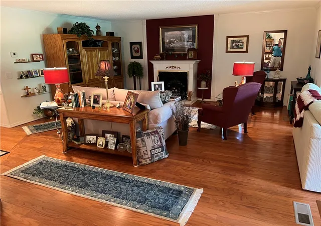 Photo 4 of Townhouse for sale at 9 Estes Dr, Bella Vista, AR 72715 | MLS# 1302054 | Listing updated on 2026-06-03