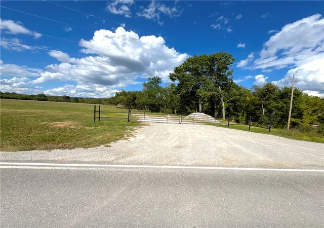 Homes for sale in Pineville, MO | 000 State Hwy 90 (Tract 1), Pineville, MO 64856 | MLS# 1304212