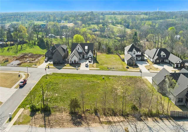 18th image of 305 Autumn Hills Rd, Bentonville, AR 72712 | MLS# 1304594