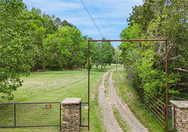 Homes for sale in Dover, AR | 907 Smoke Tree Rd, Dover, AR 72837 | MLS# 1305111
